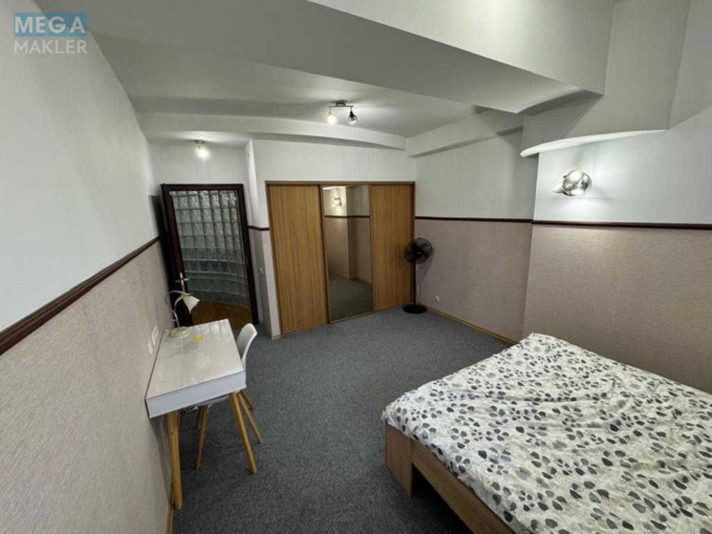 Оренда 4 кімнатні квартири, <a class="location-link" href="/kiev/" title="Недвижимость Київ">Київ</a>, <a class="location-link" href="/kiev/shevchenkovskij/" title="Недвижимость Шевченківський район">Шевченківський р-н</a>, Назаровская ул., 7б (изображение 13)