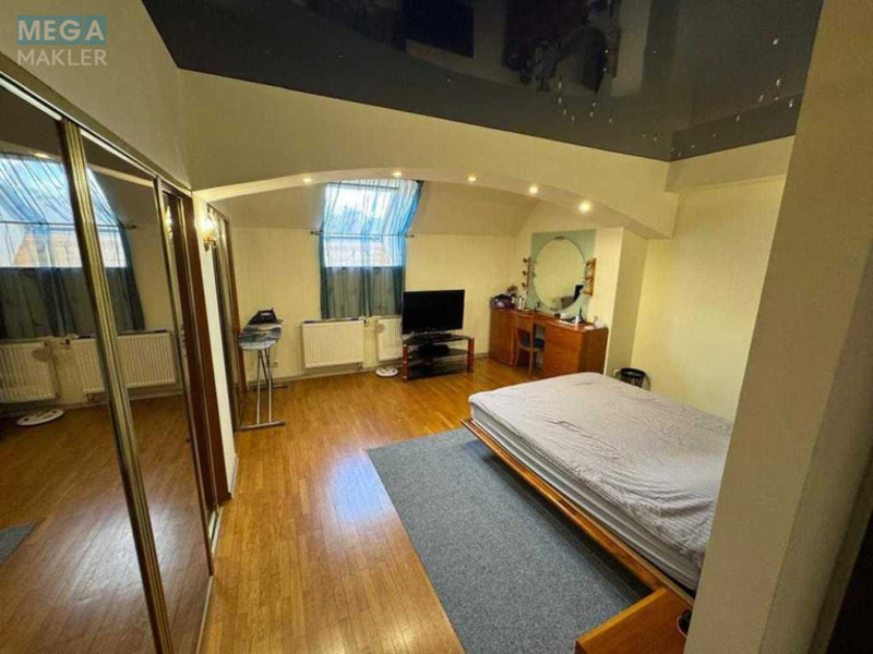 Оренда 4 кімнатні квартири, <a class="location-link" href="/kiev/" title="Недвижимость Київ">Київ</a>, <a class="location-link" href="/kiev/shevchenkovskij/" title="Недвижимость Шевченківський район">Шевченківський р-н</a>, Назаровская ул., 7б (изображение 18)