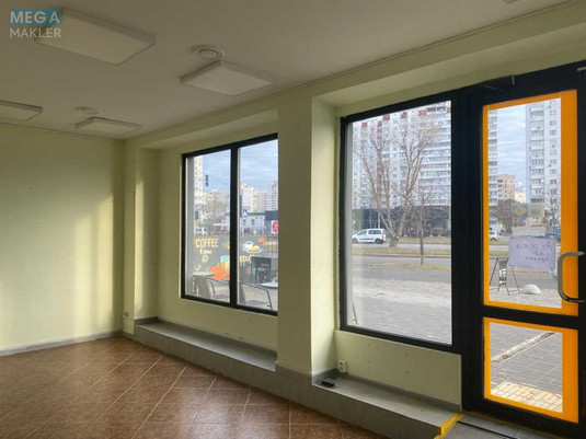 Оренда комерційної нерухомості, 52&nbsp;кв.м, под магазин, <a class="location-link" href="/kiev/" title="Недвижимость Київ">Київ</a>, <a class="location-link" href="/kiev/darnickij/" title="Недвижимость Дарницький район">Дарницький р-н</a>, Ревуцького вул., 6 (изображение 3)