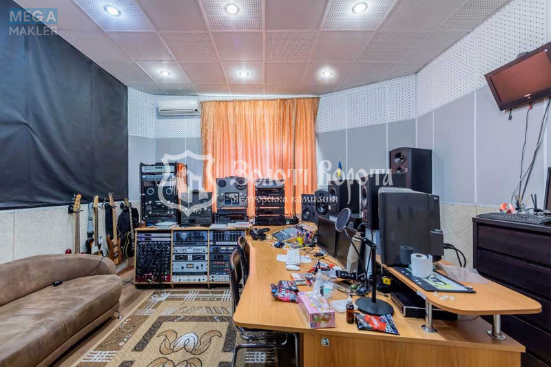 Продаж комерційної нерухомості, 1&nbsp;326&nbsp;кв.м, под офис, <a class="location-link" href="/kiev/" title="Недвижимость Київ">Київ</a>, <a class="location-link" href="/kiev/pecherskij/" title="Недвижимость Печерський район">Печерський р-н</a>, Перспективна вул., 3 (изображение 7)