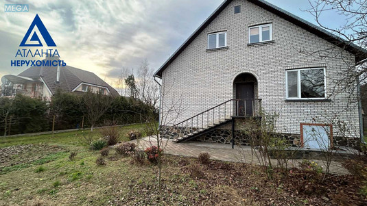 Продаж дома, 2&nbsp;поверху, 217&nbsp;кв.м, 6&nbsp;кімнат, ділянка 10&nbsp;соток, <a class="location-link" href="/lipiny/" title="Недвижимость Липіні">Липини</a>, грушевського, 8 (изображение 2)