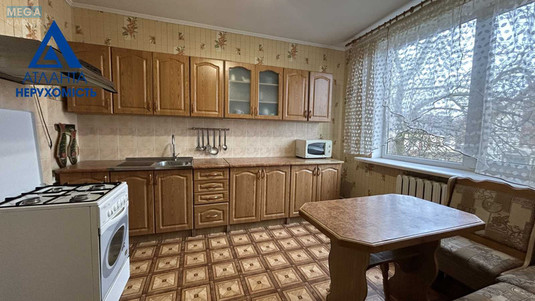 Продаж дома, 2&nbsp;поверху, 217&nbsp;кв.м, 6&nbsp;кімнат, ділянка 10&nbsp;соток, <a class="location-link" href="/lipiny/" title="Недвижимость Липіні">Липини</a>, грушевського, 8 (изображение 3)