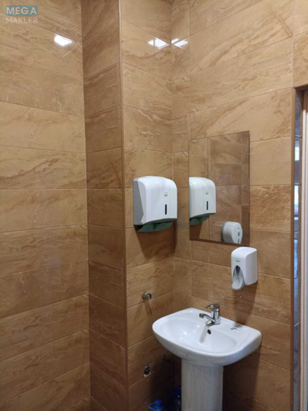 Оренда комерційної нерухомості, 74&nbsp;кв.м, под магазин, <a class="location-link" href="/kiev/" title="Недвижимость Київ">Київ</a>, <a class="location-link" href="/kiev/shevchenkovskij/" title="Недвижимость Шевченківський район">Шевченківський р-н</a>, Сікорського вул., 4б (изображение 8)