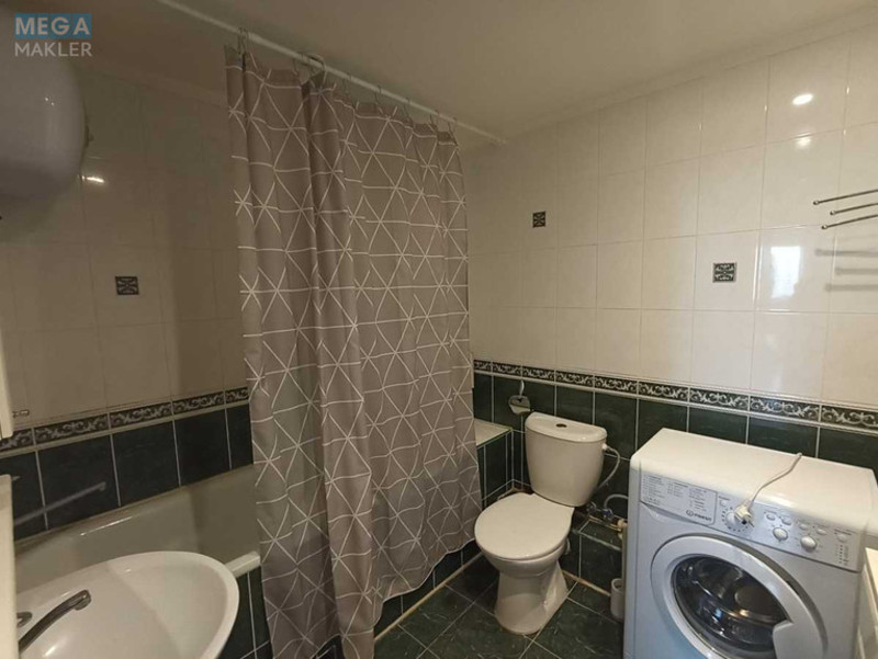 Оренда 3 кімнатної квартири, <a class="location-link" href="/kiev/" title="Недвижимость Київ">Київ</a>, <a class="location-link" href="/kiev/solomenskij/" title="Недвижимость Солом'янський район">Солом'янський р-н</a>, Митрополита Василя Липківського вул., 34 (изображение 10)