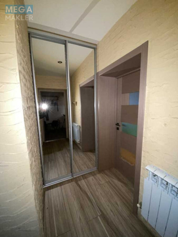 Продаж дома, 3&nbsp;поверху, 252&nbsp;кв.м, 6&nbsp;кімнат, ділянка 9&nbsp;соток, <a class="location-link" href="/kalinovka-pgt-kv/" title="Недвижимость Калинівка">Калинівка</a>, провулок Зоряний, 2 (изображение 2)