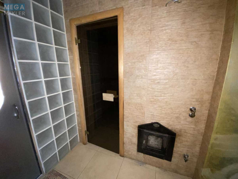 Продаж дома, 3&nbsp;поверху, 252&nbsp;кв.м, 6&nbsp;кімнат, ділянка 9&nbsp;соток, <a class="location-link" href="/kalinovka-pgt-kv/" title="Недвижимость Калинівка">Калинівка</a>, провулок Зоряний, 2 (изображение 6)