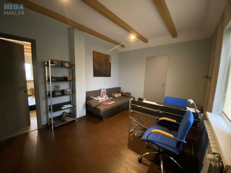 Продаж дома, 3&nbsp;поверху, 252&nbsp;кв.м, 6&nbsp;кімнат, ділянка 9&nbsp;соток, <a class="location-link" href="/kalinovka-pgt-kv/" title="Недвижимость Калинівка">Калинівка</a>, провулок Зоряний, 2 (изображение 18)