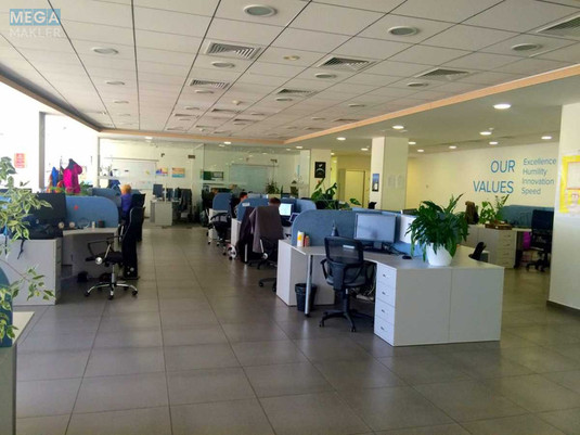 Оренда комерційної нерухомості, 398&nbsp;кв.м, под офис, <a class="location-link" href="/kiev/" title="Недвижимость Київ">Київ</a>, <a class="location-link" href="/kiev/dneprovskij/" title="Недвижимость Дніпровський район">Дніпровський р-н</a>, Евгения Сверстюка ул., 2А (изображение 5)