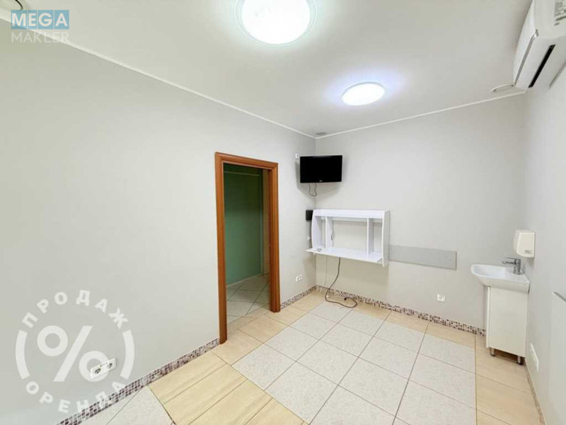 Оренда комерційної нерухомості, 212&nbsp;кв.м, под магазин, <a class="location-link" href="/kiev/" title="Недвижимость Київ">Київ</a>, <a class="location-link" href="/kiev/obolonskij/" title="Недвижимость Оболонський район">Оболонський р-н</a>, Героїв Сталінграду просп., 4 (изображение 15)