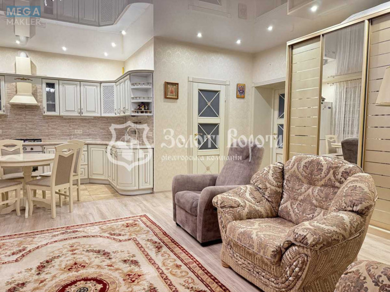 Продаж 2 кімнатної квартири (56,7/33/9), 5 пов. 6 пов. будинку, <a class="location-link" href="/kiev/" title="Недвижимость Київ">Київ</a>, <a class="location-link" href="/kiev/pecherskij/" title="Недвижимость Печерський район">Печерський р-н</a>, Печерський узвіз, 19 (изображение 2)