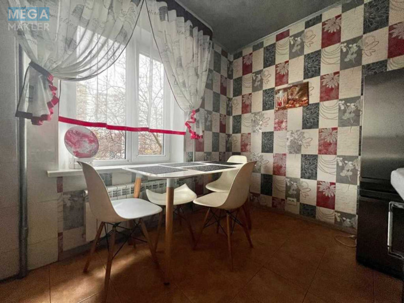 Оренда 1 кімнатної квартири, <a class="location-link" href="/kiev/" title="Недвижимость Київ">Київ</a>, <a class="location-link" href="/kiev/svyatoshinskij/" title="Недвижимость Святошинський район">Святошинський р-н</a>, Чорнобильська вул., 21 (изображение 3)