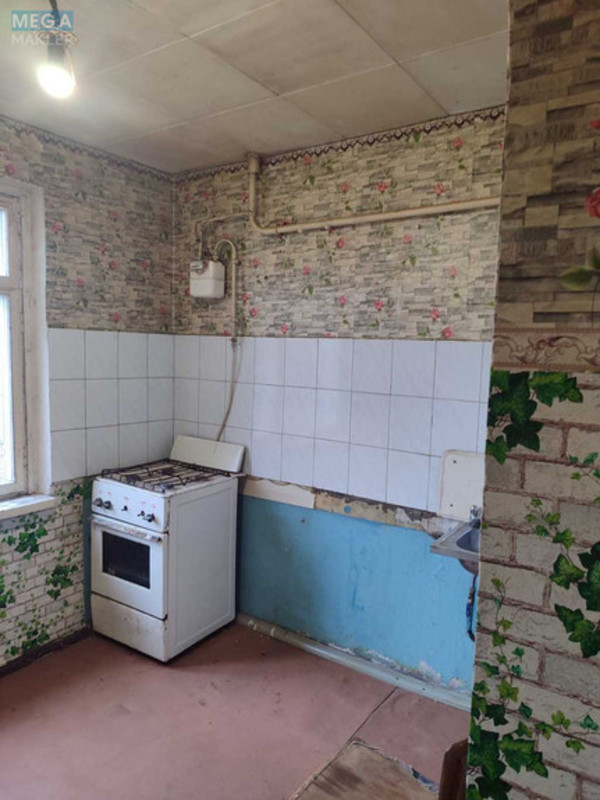 Продаж 1 кімнатної квартири (33/16/7), 1 пов. 9 пов. будинку, <a class="location-link" href="/smela/" title="Недвижимость Сміла">Сміла</a>, Рєпіна (изображение 2)