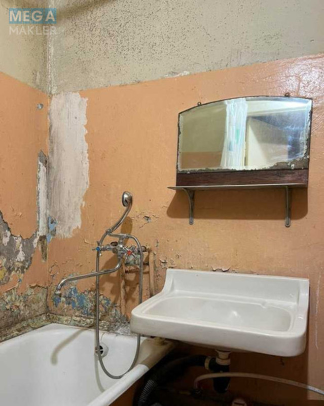 Продаж 3 кімнатної квартири (62/43/7), 4 пов. 9 пов. будинку, <a class="location-link" href="/kiev/" title="Недвижимость Київ">Київ</a>, <a class="location-link" href="/kiev/shevchenkovskij/" title="Недвижимость Шевченківський район">Шевченківський р-н</a>, Бакинська вул., 37 (изображение 6)