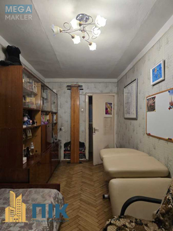 Продаж 3 кімнатної квартири (56/40/6), 2 пов. 5 пов. будинку, <a class="location-link" href="/kiev/" title="Недвижимость Київ">Київ</a>, <a class="location-link" href="/kiev/pecherskij/" title="Недвижимость Печерський район">Печерський р-н</a>, Бастионная ул., 13 (изображение 6)