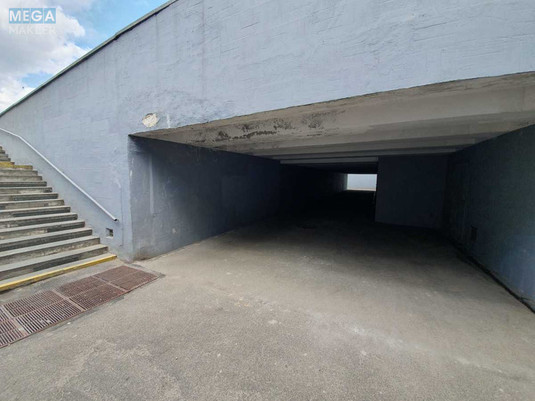 Продаж 1 кімнатної квартири (35/19/7,5), 3 пов. 5 пов. будинку, <a class="location-link" href="/kiev/" title="Недвижимость Київ">Київ</a>, <a class="location-link" href="/kiev/pecherskij/" title="Недвижимость Печерський район">Печерський р-н</a>, Дружби Народів бульв., 8 (изображение 9)