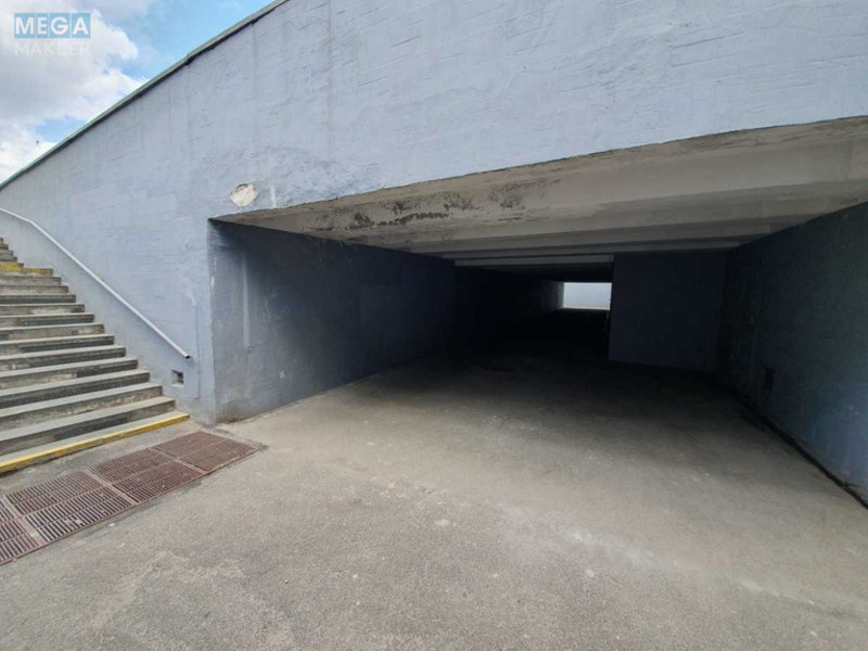 Продаж 1 кімнатної квартири (35/19/7,5), 3 пов. 5 пов. будинку, <a class="location-link" href="/kiev/" title="Недвижимость Київ">Київ</a>, <a class="location-link" href="/kiev/pecherskij/" title="Недвижимость Печерський район">Печерський р-н</a>, Дружби Народів бульв., 8 (изображение 9)