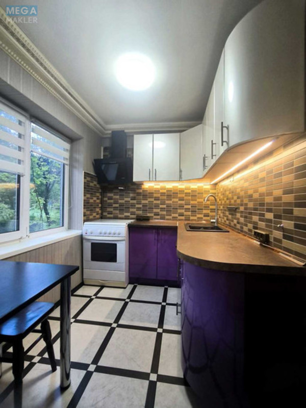 Оренда 2 кімнатної квартири, <a class="location-link" href="/kiev/" title="Недвижимость Київ">Київ</a>, <a class="location-link" href="/kiev/svyatoshinskij/" title="Недвижимость Святошинський район">Святошинський р-н</a>, Академика Туполева ул., 22Б (изображение 2)