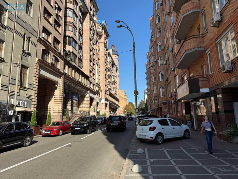 Оренда комерційної нерухомості, 230&nbsp;кв.м, под магазин, <a class="location-link" href="/kiev/" title="Недвижимость Київ">Київ</a>, <a class="location-link" href="/kiev/shevchenkovskij/" title="Недвижимость Шевченківський район">Шевченківський р-н</a>, Павлівська вул., 18 (изображение 2)