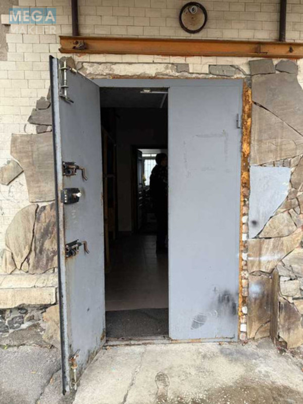 Оренда окремої будівлі/побудови, 180&nbsp;кв.м, <a class="location-link" href="/kiev/" title="Недвижимость Київ">Київ</a>, <a class="location-link" href="/kiev/solomenskij/" title="Недвижимость Солом'янський район">Солом'янський р-н</a>, Монтажників вул., 101 (изображение 7)