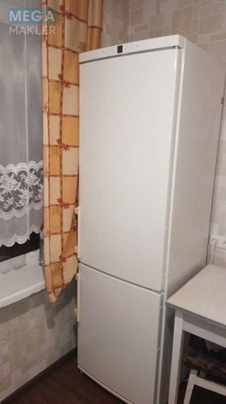 Продаж 1 кімнатної квартири (35/17/7), 4 пов. 9 пов. будинку, <a class="location-link" href="/kiev/" title="Недвижимость Київ">Київ</a>, <a class="location-link" href="/kiev/svyatoshinskij/" title="Недвижимость Святошинський район">Святошинський р-н</a>, Зодчих вул., 4 (изображение 9)