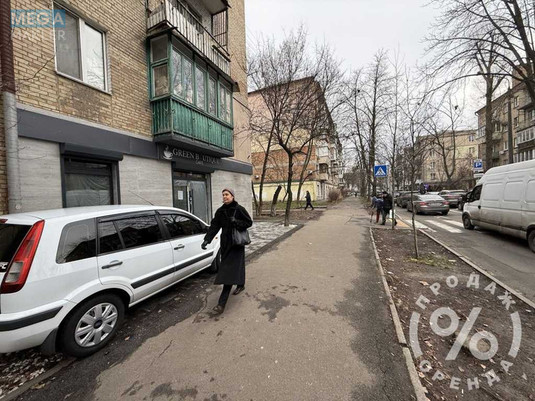 Продаж комерційної нерухомості, 45&nbsp;кв.м, под магазин, <a class="location-link" href="/kiev/" title="Недвижимость Київ">Київ</a>, <a class="location-link" href="/kiev/pecherskij/" title="Недвижимость Печерський район">Печерський р-н</a>, Німанська вул., 5 (изображение 2)