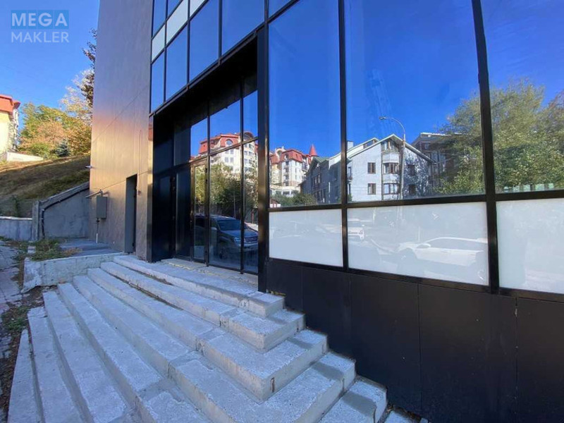 Оренда окремої будівлі/побудови, 350&nbsp;кв.м, <a class="location-link" href="/kiev/" title="Недвижимость Київ">Київ</a>, <a class="location-link" href="/kiev/solomenskij/" title="Недвижимость Солом'янський район">Солом'янський р-н</a>, Протасів Яр вул., 10 (изображение 15)