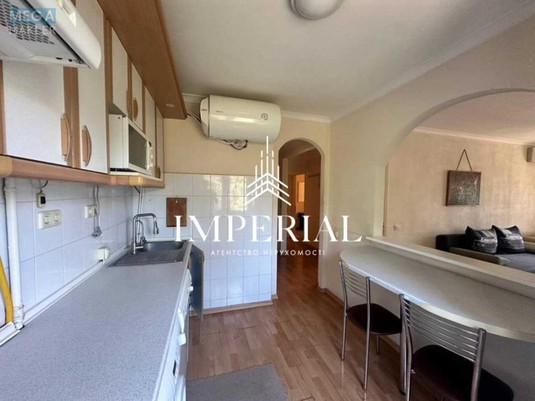 Оренда 3 кімнатної квартири, <a class="location-link" href="/kiev/" title="Недвижимость Київ">Київ</a>, <a class="location-link" href="/kiev/pecherskij/" title="Недвижимость Печерський район">Печерський р-н</a>, Мечникова ул., 7А (изображение 3)