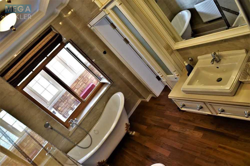 Оренда 4 кімнатні квартири, <a class="location-link" href="/kiev/" title="Недвижимость Київ">Київ</a>, <a class="location-link" href="/kiev/pecherskij/" title="Недвижимость Печерський район">Печерський р-н</a>, Ольгинская ул., 6 (изображение 3)