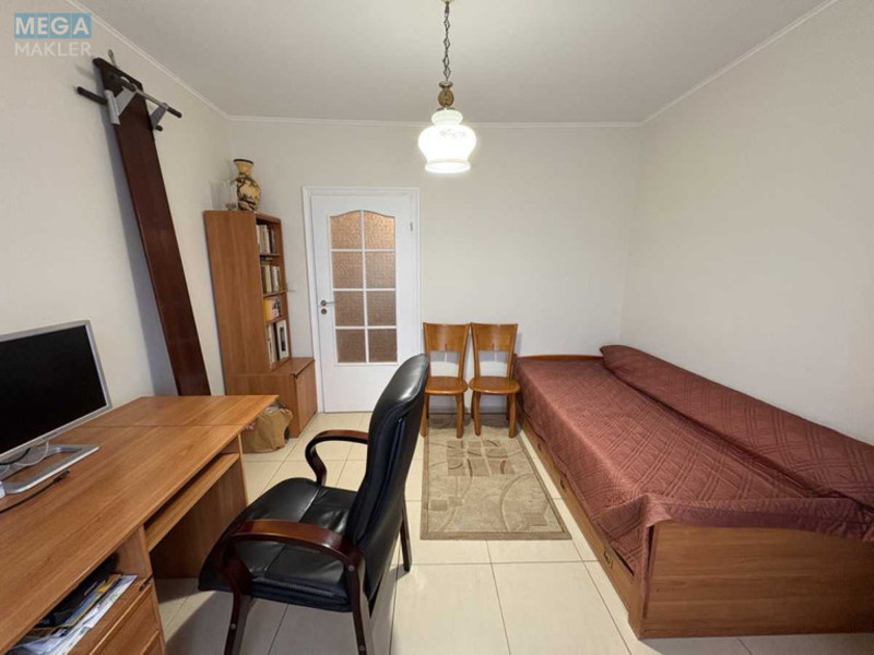 Оренда 2 кімнатної квартири, <a class="location-link" href="/kiev/" title="Недвижимость Київ">Київ</a>, <a class="location-link" href="/kiev/darnickij/" title="Недвижимость Дарницький район">Дарницький р-н</a>, Ревуцького вул., 13 (изображение 7)