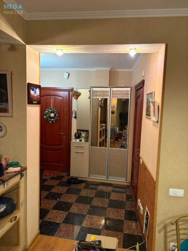 Оренда 3 кімнатної квартири, <a class="location-link" href="/kiev/" title="Недвижимость Київ">Київ</a>, <a class="location-link" href="/kiev/darnickij/" title="Недвижимость Дарницький район">Дарницький р-н</a>, Днепровская наб., 25 (изображение 17)