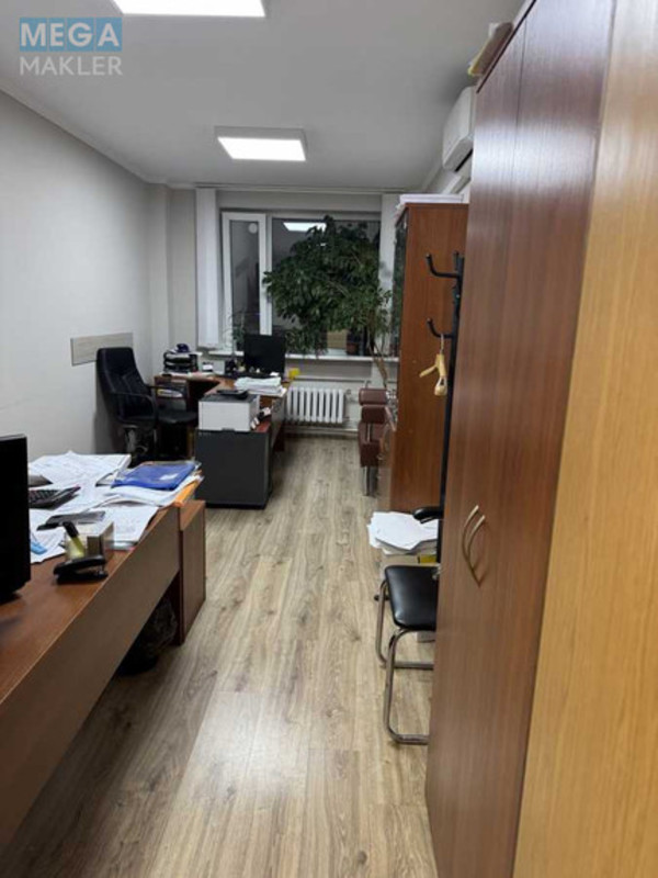 Оренда комерційної нерухомості, 245&nbsp;кв.м, под офис, <a class="location-link" href="/kiev/" title="Недвижимость Київ">Київ</a>, <a class="location-link" href="/kiev/obolonskij/" title="Недвижимость Оболонський район">Оболонський р-н</a>, Коноплянская ул., 18 (изображение 2)