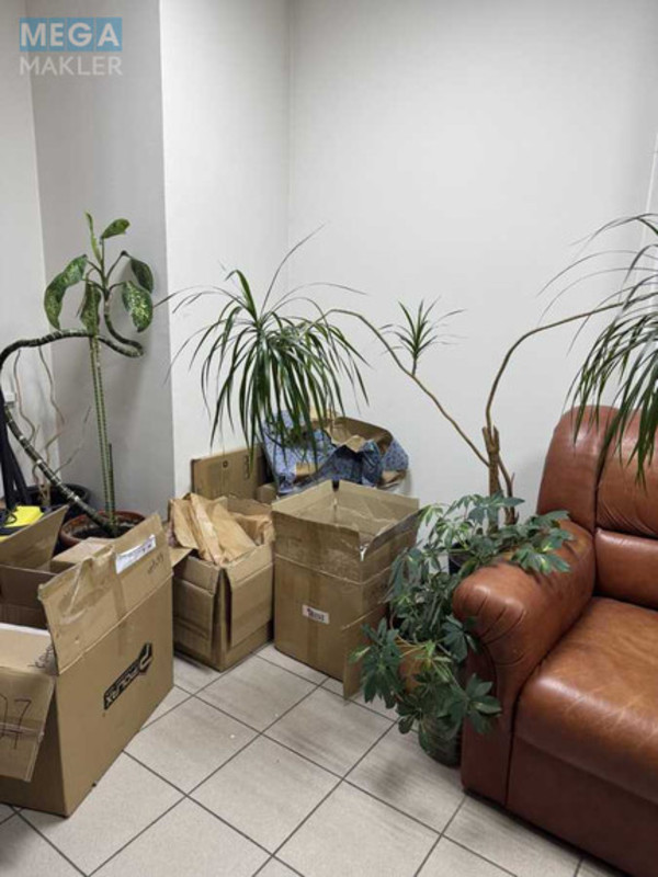 Оренда комерційної нерухомості, 245&nbsp;кв.м, под офис, <a class="location-link" href="/kiev/" title="Недвижимость Київ">Київ</a>, <a class="location-link" href="/kiev/obolonskij/" title="Недвижимость Оболонський район">Оболонський р-н</a>, Коноплянская ул., 18 (изображение 6)