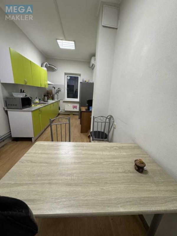 Оренда комерційної нерухомості, 245&nbsp;кв.м, под офис, <a class="location-link" href="/kiev/" title="Недвижимость Київ">Київ</a>, <a class="location-link" href="/kiev/obolonskij/" title="Недвижимость Оболонський район">Оболонський р-н</a>, Коноплянская ул., 18 (изображение 7)