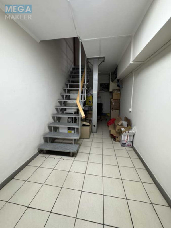 Оренда комерційної нерухомості, 245&nbsp;кв.м, под офис, <a class="location-link" href="/kiev/" title="Недвижимость Київ">Київ</a>, <a class="location-link" href="/kiev/obolonskij/" title="Недвижимость Оболонський район">Оболонський р-н</a>, Коноплянская ул., 18 (изображение 9)