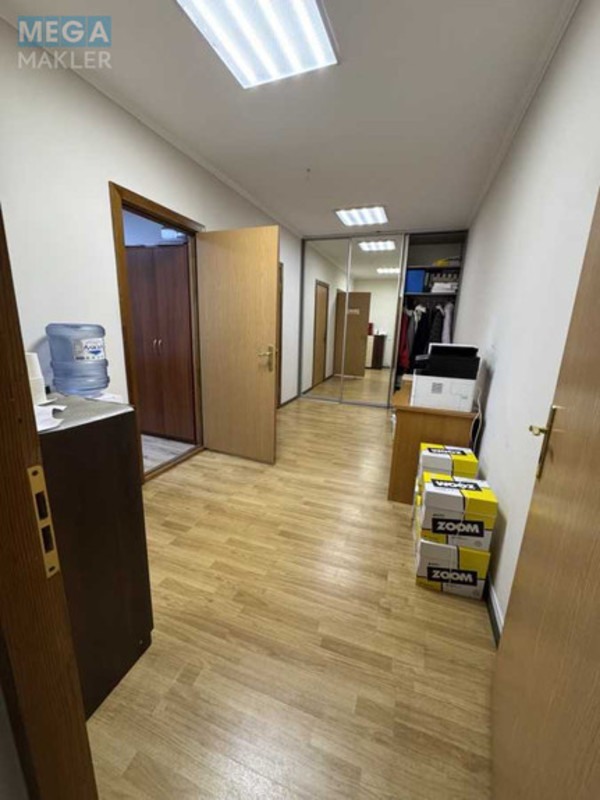 Оренда комерційної нерухомості, 245&nbsp;кв.м, под офис, <a class="location-link" href="/kiev/" title="Недвижимость Київ">Київ</a>, <a class="location-link" href="/kiev/obolonskij/" title="Недвижимость Оболонський район">Оболонський р-н</a>, Коноплянская ул., 18 (изображение 10)