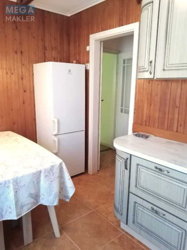 Оренда 3 кімнатної квартири, <a class="location-link" href="/kiev/" title="Недвижимость Київ">Київ</a>, <a class="location-link" href="/kiev/darnickij/" title="Недвижимость Дарницький район">Дарницький р-н</a>, Славгородская ул., 10 (изображение 3)