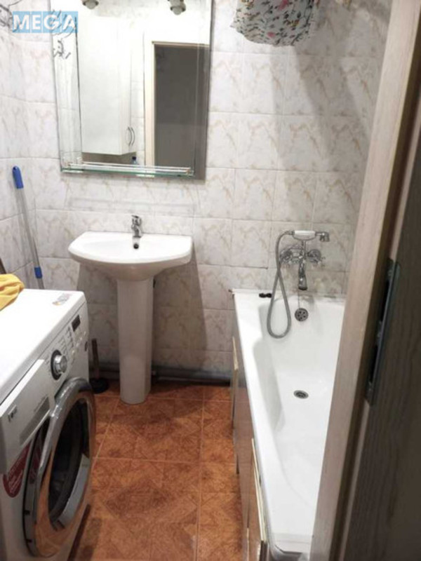 Оренда 3 кімнатної квартири, <a class="location-link" href="/kiev/" title="Недвижимость Київ">Київ</a>, <a class="location-link" href="/kiev/darnickij/" title="Недвижимость Дарницький район">Дарницький р-н</a>, Славгородская ул., 10 (изображение 14)