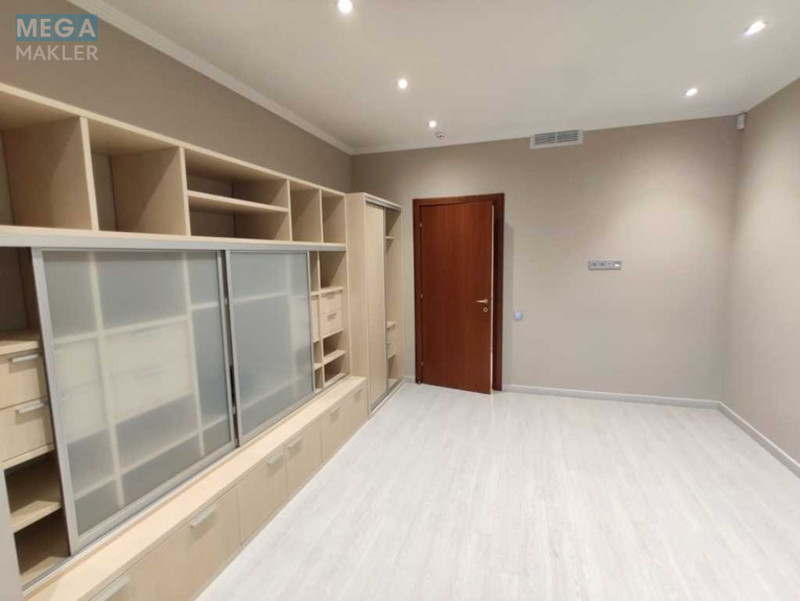 Продаж комерційної нерухомості, 126&nbsp;кв.м, под офис, <a class="location-link" href="/kiev/" title="Недвижимость Київ">Київ</a>, <a class="location-link" href="/kiev/goloseevskij/" title="Недвижимость Голосіївський район">Голосіївський р-н</a>, Жилянская ул., 59 (изображение 2)