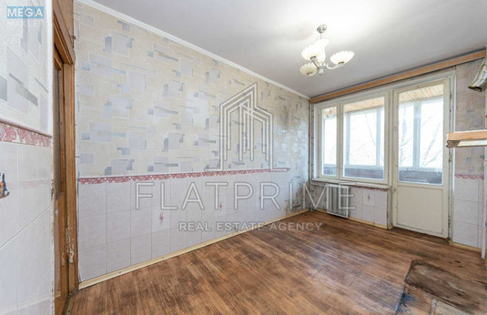 Продаж 3 кімнатної квартири (80,7/49/10,1), 3 пов. 9 пов. будинку, <a class="location-link" href="/kiev/" title="Недвижимость Київ">Київ</a>, <a class="location-link" href="/kiev/shevchenkovskij/" title="Недвижимость Шевченківський район">Шевченківський р-н</a>, Обсерваторна вул., 12А (изображение 3)
