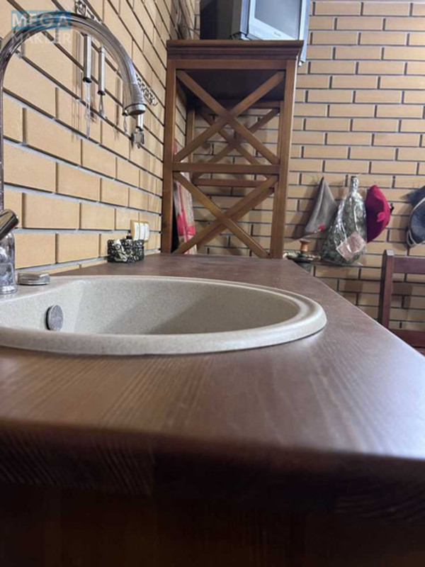 Продаж дома, 4&nbsp;поверху, 244&nbsp;кв.м, 4&nbsp;кімнати, ділянка 6&nbsp;соток, <a class="location-link" href="/glevaha/" title="Недвижимость Глеваха">Глеваха</a>, Лінія 15, 51А (изображение 14)