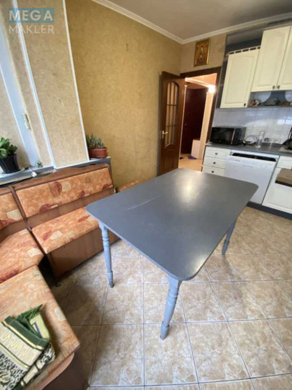 Оренда 3 кімнатної квартири, <a class="location-link" href="/kiev/" title="Недвижимость Київ">Київ</a>, <a class="location-link" href="/kiev/solomenskij/" title="Недвижимость Солом'янський район">Солом'янський р-н</a>, Вадима Гетьмана ул., 46А (изображение 3)