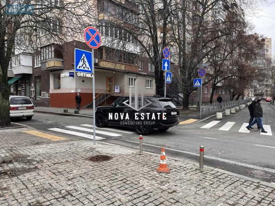 Оренда комерційної нерухомості, 50&nbsp;кв.м, под магазин, <a class="location-link" href="/kiev/" title="Недвижимость Київ">Київ</a>, <a class="location-link" href="/kiev/pecherskij/" title="Недвижимость Печерський район">Печерський р-н</a>, Микільський пров., 1 (изображение 8)