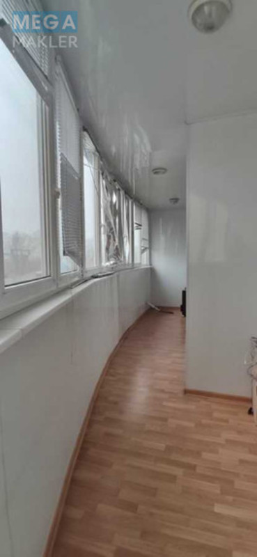 Оренда комерційної нерухомості, 180&nbsp;кв.м, под офис, <a class="location-link" href="/kiev/" title="Недвижимость Київ">Київ</a>, <a class="location-link" href="/kiev/darnickij/" title="Недвижимость Дарницький район">Дарницький р-н</a>, Срібнокільська вул., 2А (изображение 7)