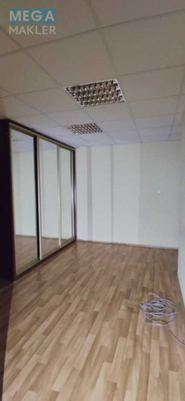 Оренда комерційної нерухомості, 180&nbsp;кв.м, под офис, <a class="location-link" href="/kiev/" title="Недвижимость Київ">Київ</a>, <a class="location-link" href="/kiev/darnickij/" title="Недвижимость Дарницький район">Дарницький р-н</a>, Срібнокільська вул., 2А (изображение 12)