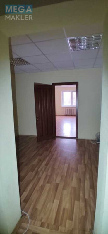 Оренда комерційної нерухомості, 180&nbsp;кв.м, под офис, <a class="location-link" href="/kiev/" title="Недвижимость Київ">Київ</a>, <a class="location-link" href="/kiev/darnickij/" title="Недвижимость Дарницький район">Дарницький р-н</a>, Срібнокільська вул., 2А (изображение 13)