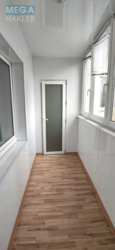 Оренда комерційної нерухомості, 180&nbsp;кв.м, под офис, <a class="location-link" href="/kiev/" title="Недвижимость Київ">Київ</a>, <a class="location-link" href="/kiev/darnickij/" title="Недвижимость Дарницький район">Дарницький р-н</a>, Срібнокільська вул., 2А (изображение 14)