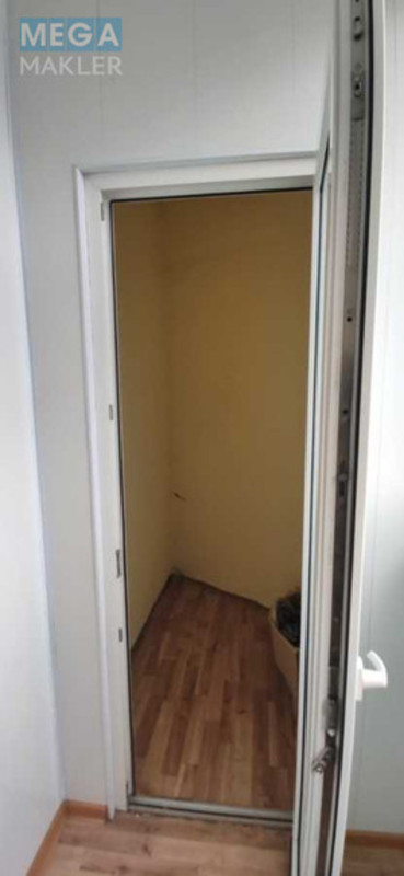 Оренда комерційної нерухомості, 180&nbsp;кв.м, под офис, <a class="location-link" href="/kiev/" title="Недвижимость Київ">Київ</a>, <a class="location-link" href="/kiev/darnickij/" title="Недвижимость Дарницький район">Дарницький р-н</a>, Срібнокільська вул., 2А (изображение 15)