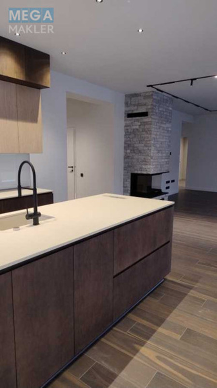 Продаж дома, 1&nbsp; поверх, 175&nbsp;кв.м, 4&nbsp;кімнати, ділянка 5&nbsp;соток, <a class="location-link" href="/dmitrovka-selo-kv-kievo-svyatoshinskij-rajon/" title="Недвижимость Дмитрівка">Дмитрівка</a>, Привітна, 53 (изображение 2)