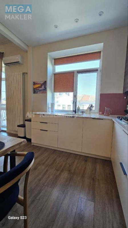 Продаж 2 кімнатної квартири (64/33/10), 5 пов. 7 пов. будинку, <a class="location-link" href="/kiev/" title="Недвижимость Київ">Київ</a>, <a class="location-link" href="/kiev/pecherskij/" title="Недвижимость Печерський район">Печерський р-н</a>, Велика Васильківська вул., 67/7 (изображение 12)