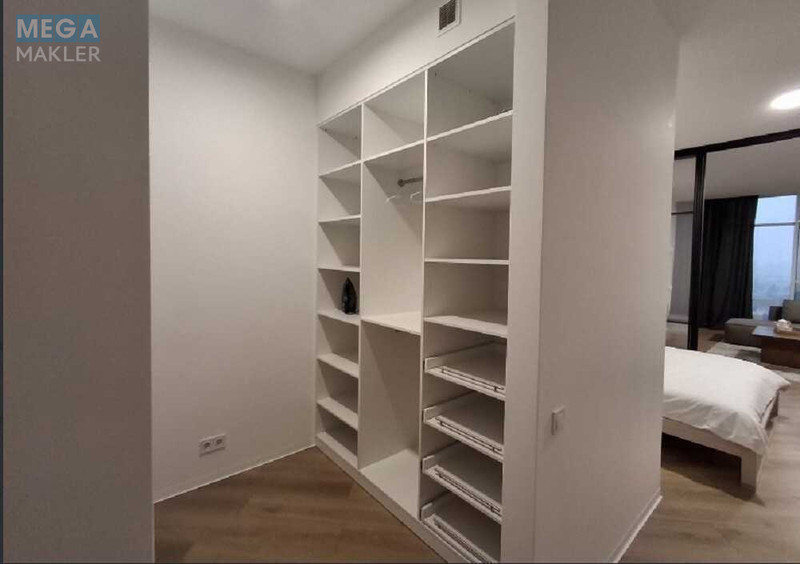 Оренда 3 кімнатної квартири, <a class="location-link" href="/kiev/" title="Недвижимость Київ">Київ</a>, <a class="location-link" href="/kiev/solomenskij/" title="Недвижимость Солом'янський район">Солом'янський р-н</a>, Авіаконструктора Антонова вул., 2б (изображение 9)